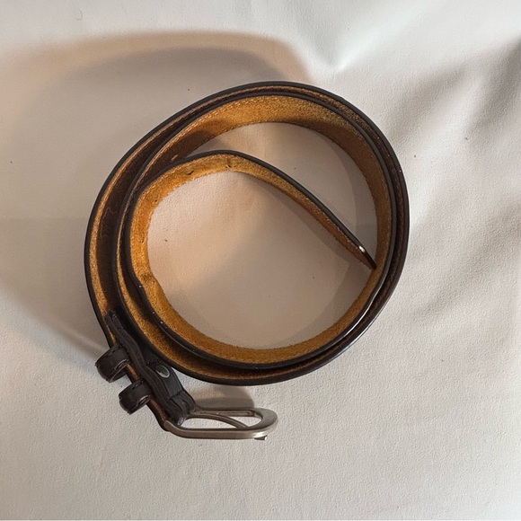 LEATHER BELT Sz 42 Smooth Plain Leather Dark Brown 47”x1.25” Silver Toned Buckle - Picture 7 of 8